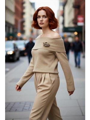 PayBuy Kadın Carmen Yaka Fitted Triko Kazak Uzun Kollu Düz Desenli Zarif Çiçek Detaylı Şık Kışlık