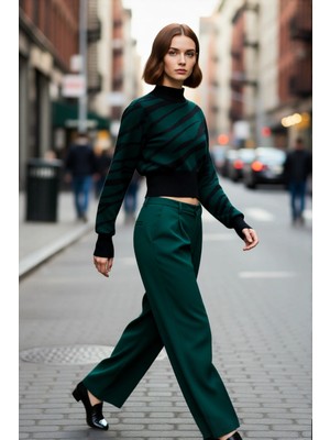 PayBuy Kadın Zebra Desenli Dik Yaka Regular Kalıp Crop Triko Kazak Soğuk Günlerin Şık Seçimi Kaliteli