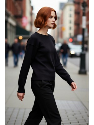 PayBuy Kadın Regular Kalıp Bisiklet Yaka Özel Iplik Düz Deseniyle Triko Kazak Kış Sezonu Için Ideal