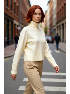 PayBuy Kadın Oversize Dik Yaka Triko Kazak Standart Kollu Düz Desen Yumuşak Dokulu Crop Kışlık Rahatlık