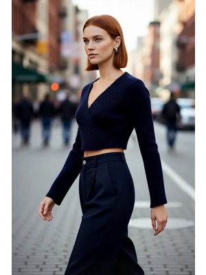 PayBuy Kadın Antrasit Fitilli Kruvaze Triko Kazak Crop Kesimi ile Kış Günlerine Özel Şık Rahat Kombinler