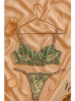 Yeşil Dantelli Şeffaf Çiçek Işlemeli Sütyen Külot Takımı