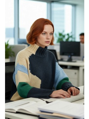 FRM Kadın Oversize Dik Yaka Bej Renk Bloklu Düşük Kol Uzun Triko Kazak Kış Günleri Için Ideal Seçim