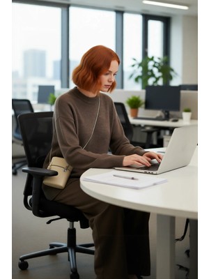 FRM Kadın Regular Kalıp Düz Bisiklet Yaka Triko Kazak Soğuk Havalar Için Uzun Kollu Günlük Şıklık