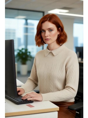 FRM Kadın Basic Siluet Regular Boy Akrilik Saç Örgü Desenli Polo Yaka Uzun Düşük Kol Triko Kazak