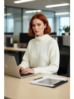 FRM Kadın Oversize Rahat Kesim Crop Fermuarlı Dik Yaka Akrilik Triko Kazak Soğuk Günler Için Ideal