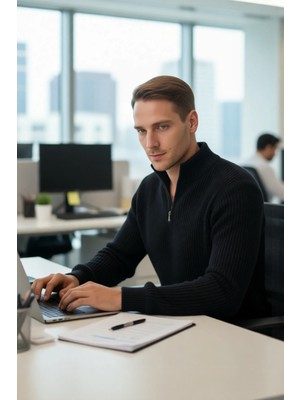 FRM Erkek Basic Regular Fit Fermuarlı Dik Yaka Selanik Örgü Triko Kazak Günlük Stilinize Modern Dokunuş.