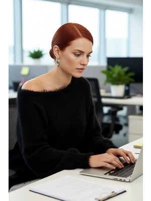 FRM Kadın Kayık Yaka Kalın Tüylü Dokulu Triko Kazak Standart Kollu Kış Günleri Için Konforlu Kaliteli