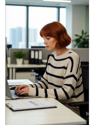 FRM Kadın Crop Boy Akrilik Triko Kazak Bisiklet Yaka Geniş Kalıp Çizgili Soğuk Havalara Uygun Kaliteli