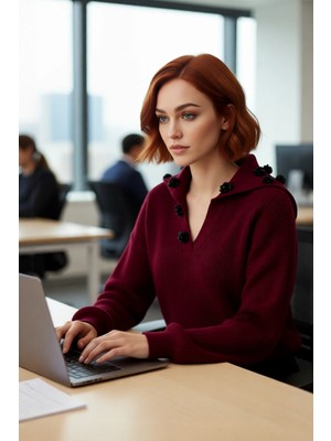 FRM Kadın Casual Regular Kalıp Düşük Kol Akrilik Triko Devrik Yaka Gül Detaylı Şık Kışlık Kazak