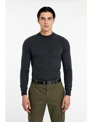 Ersefa Erkekler Için Modern Fitted Kesim Yarım Balıkçı Yaka Akrilik Triko Kazak Günlük Şıklık ve Sıcaklık.