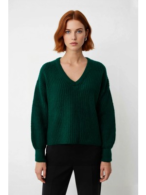 Ersefa Kadın Gri Oversize V Yaka Triko Kazak Soğuk Havalarda Şıklık ve Konfor Sunan Düşük Kol Detayı