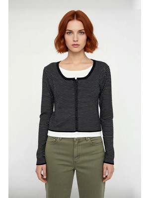 Ersefa Kadın Ince Triko Çizgili Bisiklet Yaka Standart Kol Rahat Crop Hırka Casual Kullanım Kaliteli