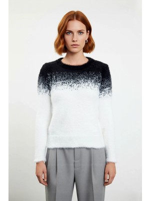 Ersefa Kadın Basic Siluet Kışlık Regular Kalıp Uzun Kollu Degrade Desenli Tüylü Triko Kazak Günlük