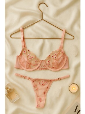 Pudra Çiçek Desenli Sütyen Külot Takımı