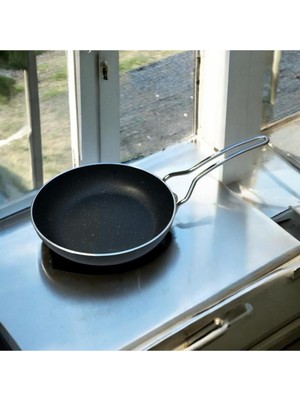 Peramari Tuna House Granit Kapaksız Tava 20 cm Siyah