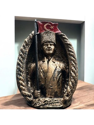Peramari Dekoratif Polyester Bayraklı Atatürk Heykeli 21 cm Gold Eskitme
