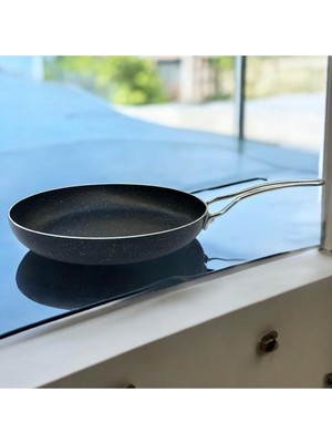 Peramari Tuna House Granit Kapaksız Tava 28 cm Siyah