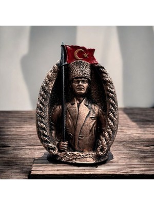 Peramari Dekoratif Polyester Bayraklı Atatürk Heykeli 21 cm Bakır Eskitme