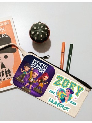 Lewiba Kpop Demon Hunters Hunterix Zoey Tasarımlı Premium Baskı Kaliteli Fermuarlı Bej Renk Dikdörtgen Kalemlik