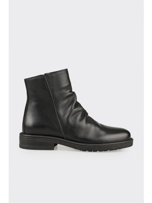 Elle Siyah Deri Kadın Günlük Bot