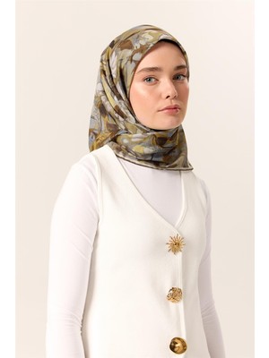 Silk Home İnce Pamuk Soft Eşarp Gri-Yağ Yeşili Desenli Kaymaz Dokulu Tok Duruşlu 90x90