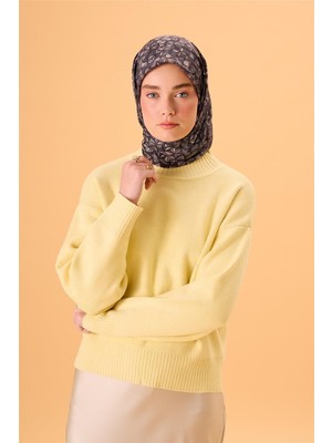 Silk Home İnce Pamuk Soft Eşarp Antrasit-Bej Geometrik Desenli Tok Duruşlu 90x90