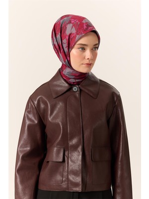 Silk Home İnce Pamuk Soft Eşarp Çilek Kırmızısı-Gri Desenli Kaymaz Dokulu Tok Duruşlu 90x90