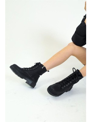 Lady Classy Kadın Kalıp Kaymaz Taban Postal Bot Siyah Dış Materyal ile Şık ve Rahat Kullanım