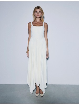 İLVİ Flora Pileli Beyaz Kadın Elbise