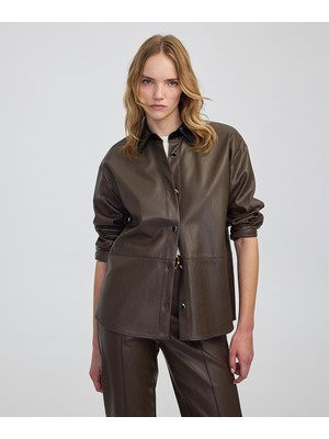 İpekyol Kontrast yaka deri görünümlü gömlek IW6250025145074