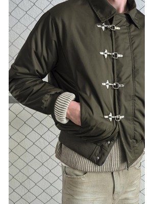 Giesto Haki Metal Aksesuarlı Bomber Ceket Erkek Oversize Stil ile Şık Tasarım