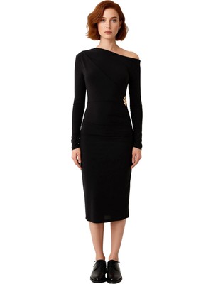 Ersefa Kadın Siyah Bodycon Siluet Asimetrik Yaka Uzun Kollu Elbise Sandy Dokuma Şık Akşam Kıyafeti