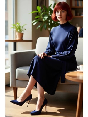 FRM Kadın Kemerli Maxi Elbise Düz Desen Dik Yaka Balon Kol Triko Sonbahar Kış Şıklığı ve Rahatlığı