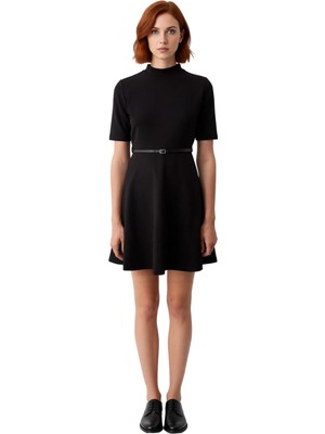 Ersefa Kadın Düz Desen Scuba Krep Mini Elbise Dik Yaka Kısa Kol ve Kemer Detaylı Skater Kalıp Kaliteli