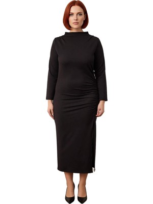 Ersefa Kadın Siyah Düz Desen Dik Yaka Maxi Boy Yırtmaç Detaylı Uzun Yarasa Kol Büyük Beden Örgü Elbise