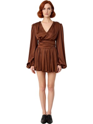 Ersefa Kadın V Yaka Skater Mini Elbise Uzun Balon Kollarıyla Şık Davetlerin Gözdesi ve Zarif Havası