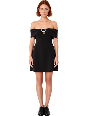 Ersefa Kadın Skater Kalıp Elbise Modern Carmen Yaka Düşük Kol Taş Aksesuar Detaylı Kokteyl Elbisesi