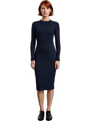 Ersefa Kadın Düz Desen Dik Yaka Uzun Kollu Bodycon Midi Elbise Yırtmaç Detayı ile Modern Bir Dokunuş