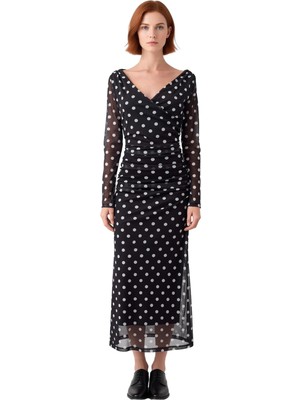 Ersefa Kadın Fashion Forward Bodycon Maxi Elbise Tül Kumaş Puantiyeli V Yaka Büzgü Detaylı Uzun Kol