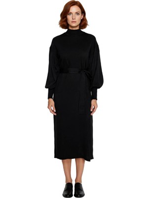 Ersefa Kadın Uzun Kol Düz Akrilik Triko Elbise Dik Yaka Balon Kollu Maxi Boy Kemerli Günlük Şıklık