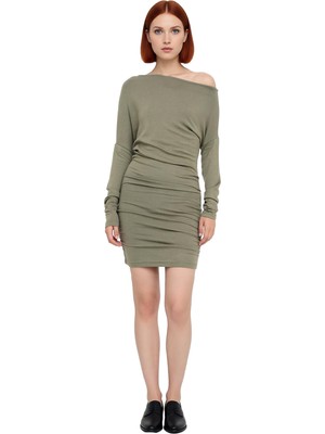 Ersefa Kadın Düz Desen Viskon Ribana Kumaş Bodycon Kesim Uzun Kol Kayık Yaka Mini Elbise Konforlu ve Trend