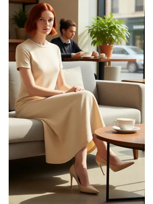 FRM Kadınlar Için Düz Desen Maxi Boy Örme Elbise Bisiklet Yaka ve Kısa Kol Detayıyla Şık Seçim