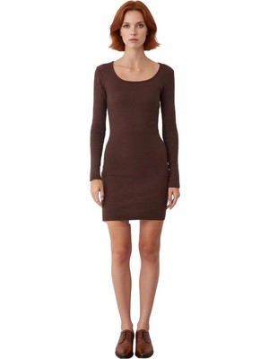 Ersefa Kadın Modern Bodycon Kesim Havuz Yaka Uzun Kollu Örme Mini Elbise Casual Soğuk Hava Şıklığı