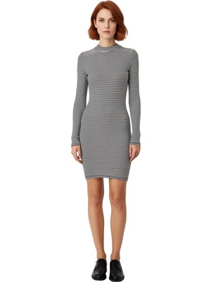 Ersefa Kadın Mini Bodycon Örme Elbise Uzun Kollu Fitilli Tasarımıyla Bisiklet Yakalı Günlük Şıklık Sunuyor
