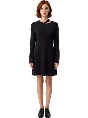 Ersefa Kadın A Line Rahat Kesim Triko Mini Elbise Uzun Kollu Modern Stiliyle Günlük Şıklık Yaratır