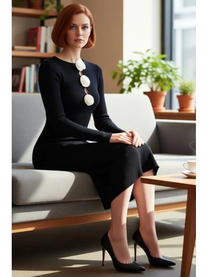 FRM Kadın Modern Siyah Ince Triko Bodycon Maxi Elbise Benzersiz Gül Detayları ile Günlük Şıklık