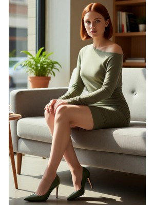 FRM Kadın Bodycone Siluet Büzgü Detaylı Kayık Yaka Uzun Kollu Örme Mini Elbise Kış Sezonu Için Zarif Bir