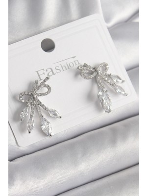 Skygo Pirinç Gümüş Renk Zirkon Taşlı Düğüm Model Damla Zirkon Taşlı Kadın Küpe - TJ-BKP9972