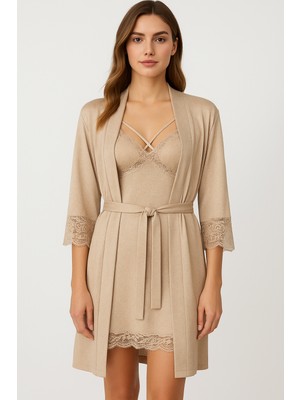 Cherry Queen Kadın Bej Jakarlı Dantel Detaylı Premium Gecelik & Sabahlık Takımı – Özel Kutulu